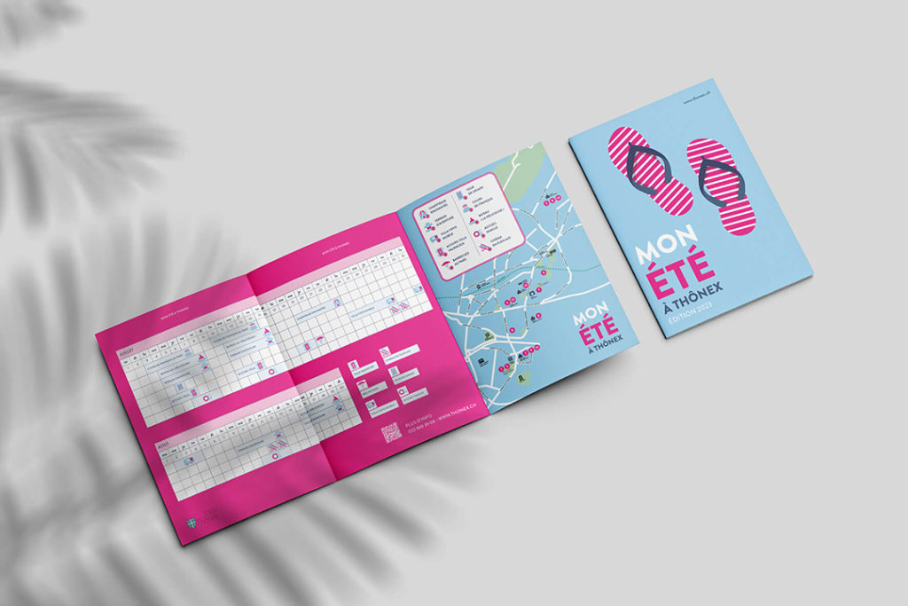 Trois saisons, trois objets inspirés de l’été : un parasol, des tongs et un ballon gonflable. On y ajoute les couleurs de la commune, ainsi qu’une touche de peps supplémentaire.