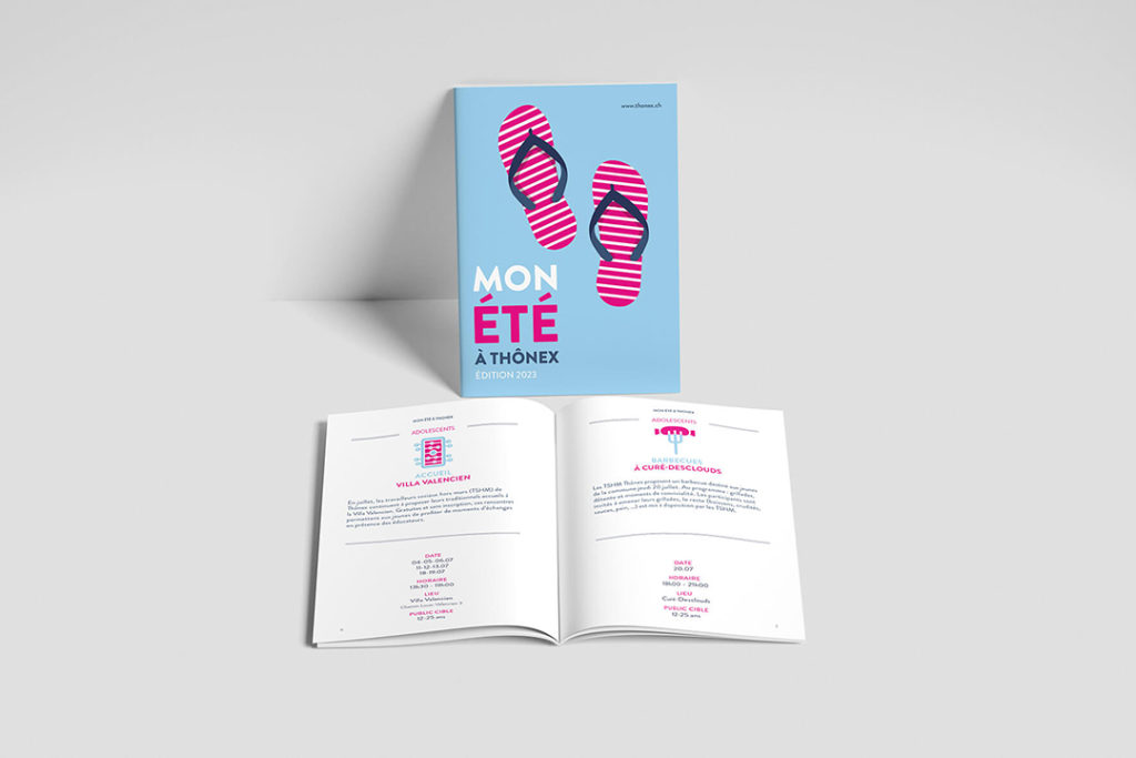 Trois saisons, trois objets inspirés de l’été : un parasol, des tongs et un ballon gonflable. On y ajoute les couleurs de la commune, ainsi qu’une touche de peps supplémentaire.