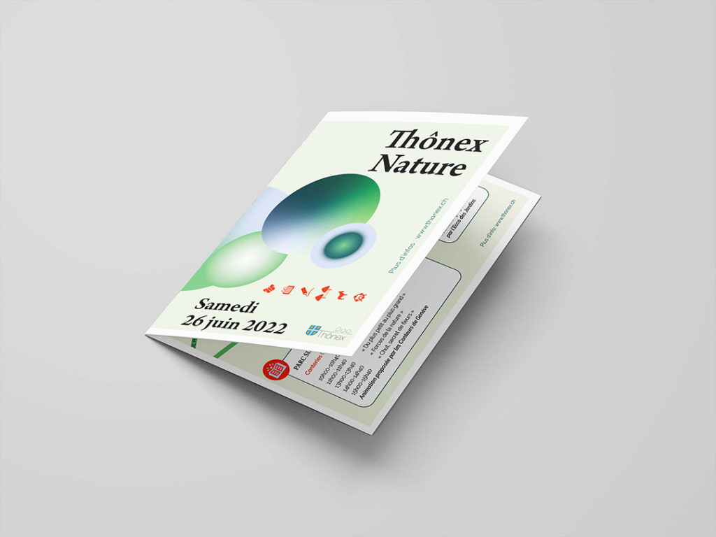 Flyer d’identité visuelle avec des bulles colorées symbolisant les parcs et la biodiversité entre ciel et herbe.